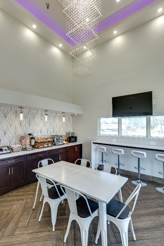 Hotel Seville - Breakfast Area